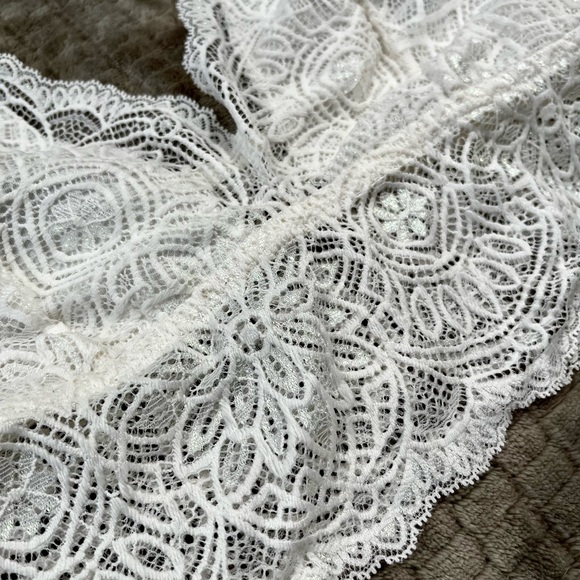 White Sparkle Floral Lace Bralette - Picture 4 of 4